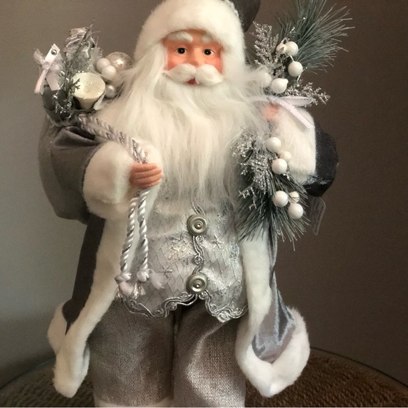 Christmas Stunning Silver Santa 20” Tall NWT Metallic Threads Realistic - Picture 3 of 10